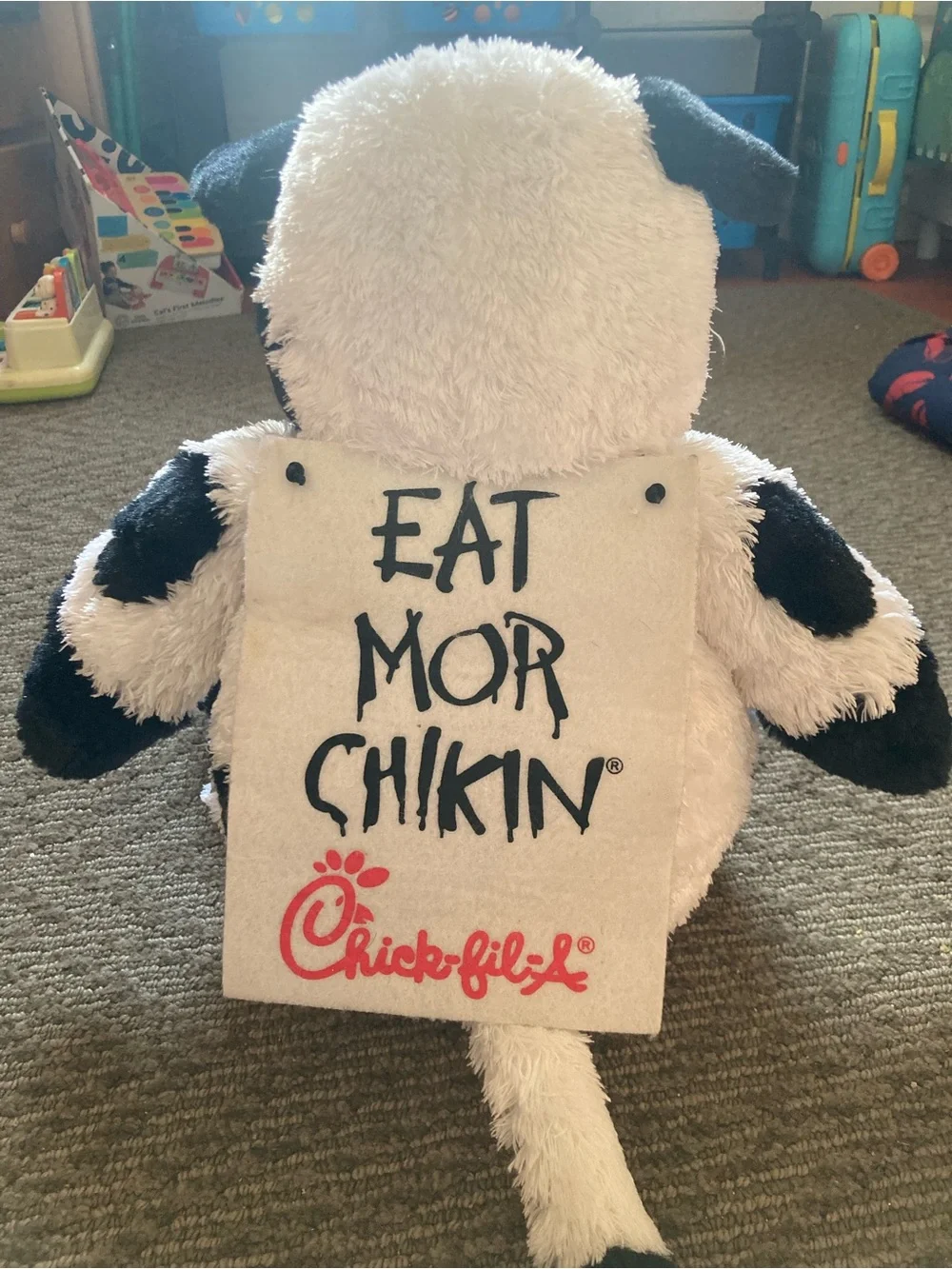 Chick-Fil-A plush Stuffed Animal cow Eat Mor Chikin’ 20 inches